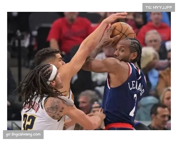 关键时刻伦纳德连砍4分稳住局面，助快船力克国王